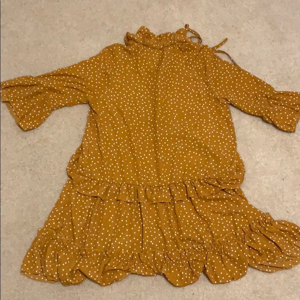 Polka dotted ruffled dress - Picture 4 of 5